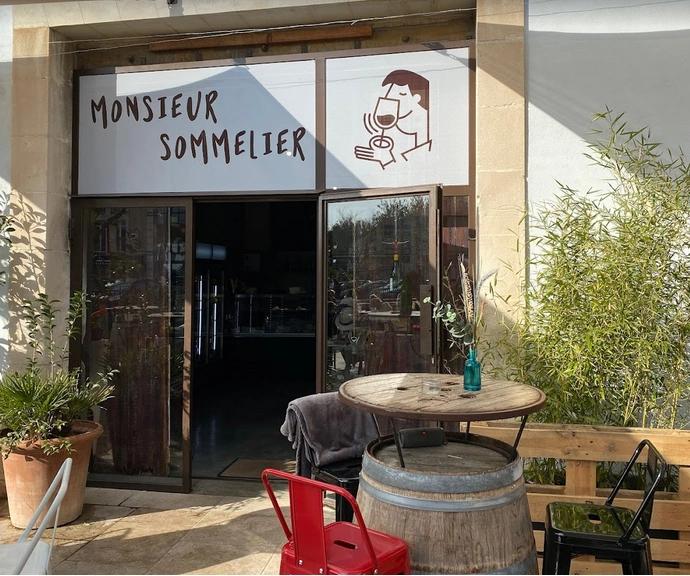 La devanture de M. Sommelier à l'îsle sur la Sorgue